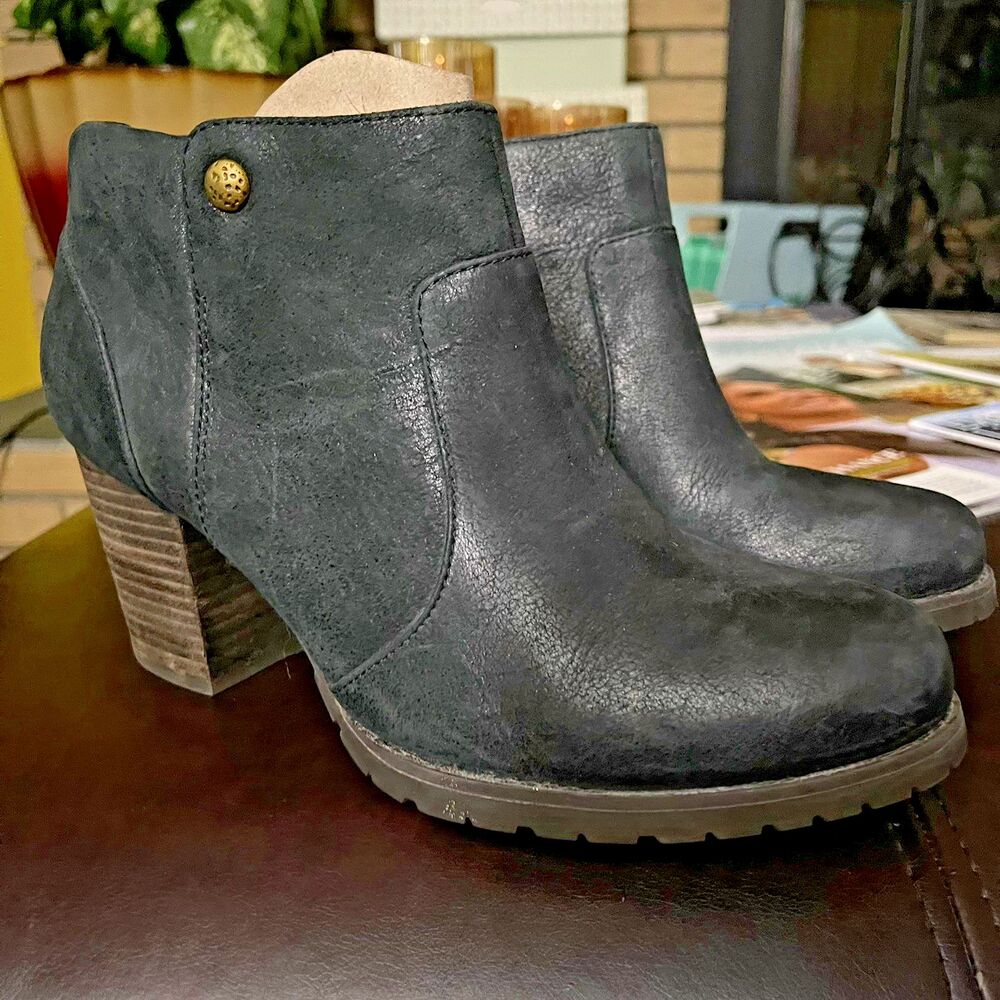 Clark’s Women’s Black Booties Heel 8.5M
